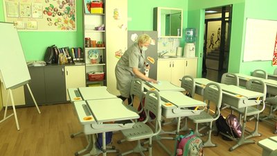 У Житомирі 13 500 школярів продовжують навчання в школах