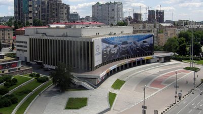 У центрі Києва горіли дві автівки, поліція з'ясовує обставини