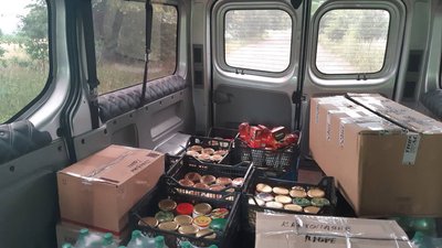 Прикарпатські волонтери відправили з Калуша на Донеччину гуманітарну допомогу для бійців Прикарпатські волонтери відправили з Калуша на Донеччину гуманітарну допомогу для бійців