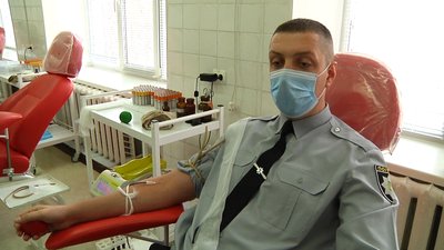 Близько 60 працівників поліції стали донорами – здали кров у Житомирському центрі крові Близько 60 працівників поліції стали донорами – здали кров у Житомирському центрі крові