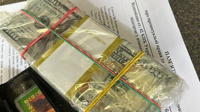 У Києві викрили адвоката, який взяв гроші від клієнта за "позитивне" вирішення справи У Києві викрили адвоката, який взяв гроші від клієнта за "позитивне" вирішення справи