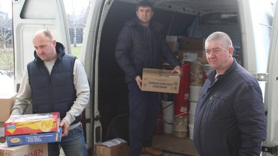 Понад дві з половиною тонни домашніх страв відправили до свят воїнам ЗСУ жителі Вільшанської громади на Житомирщині Понад дві з половиною тонни домашніх страв відправили до свят воїнам ЗСУ жителі Вільшанської громади на Житомирщині