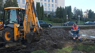 Ремонтні роботи тривають Ремонтні роботи тривають