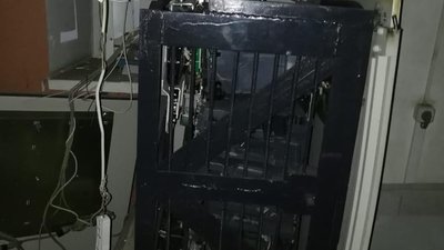 Підірвали банкомат: на Сумщині поліція затримала двох жителів Харківщини Підірвали банкомат: на Сумщині поліція затримала двох жителів Харківщини