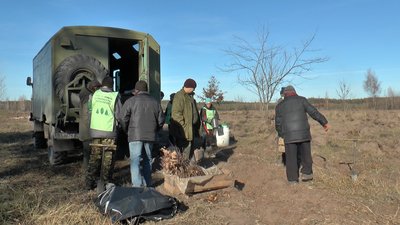 Лісівники Полтавщини висадили більше мільйона дерев для створення нових лісів Лісівники Полтавщини висадили більше мільйона дерев для створення нових лісів