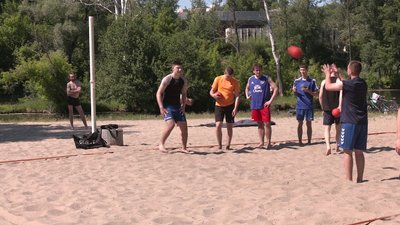 Вийшли на пісок. Сумські гандболісти почали підготовку до європейських університетських ігор