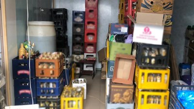 Понад 300 тисяч гривень штрафу мають сплатити троє ужгородців, які виготовляли та продавали фальсифікований алкоголь