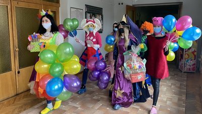 Прикарпатські студенти-психологи влаштували свято для хворих дітей