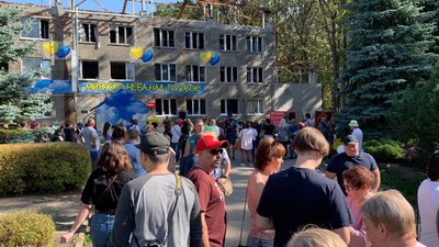 "Це акція незламності та надії". У харківському екопарку розпочався "Бал хризантем" "Це акція незламності та надії". У харківському екопарку розпочався "Бал хризантем"