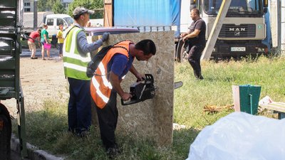 волонтери відновлюють будинок первомайський волонтери відновлюють будинок первомайський