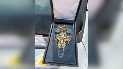 Викрадений наперсний хрест