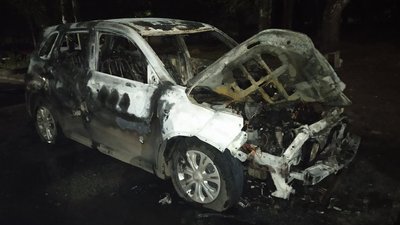 "Такого бруду не було ніколи": у Лозовій на Харківщині вигорів автомобіль ще одного політика "Такого бруду не було ніколи": у Лозовій на Харківщині вигорів автомобіль ще одного політика