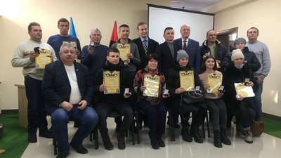 У Тернополі родичам воїнів УПА передали нагороди У Тернополі родичам воїнів УПА передали нагороди