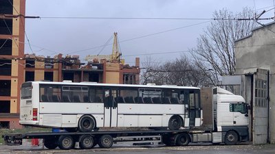 Громади Тернопільщини отримали автобуси для перевезення школярів Громади Тернопільщини отримали автобуси для перевезення школярів