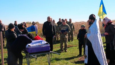 На Чернігівщині в останню путь провели двох воїнів На Чернігівщині в останню путь провели двох воїнів