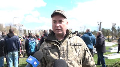 У Житомирі попрощалися з 19-річним військовослужбовцем 26 артилерійської бригади Дмитром Абрамчуком У Житомирі попрощалися з 19-річним військовослужбовцем 26 артилерійської бригади Дмитром Абрамчуком