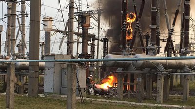 Комісія розслідує загоряння електропідстанції у Рівному. Назвали ймовірну причину