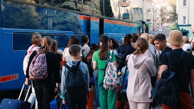 У літні табори Закарпаття й Кіпру вирушили діти з Тернополя У літні табори Закарпаття й Кіпру вирушили діти з Тернополя