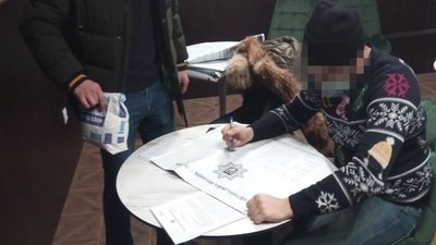 Столичні чиновники розікрали сотні тисяч гривень при реконструкції історичного центру – СБУ Столичні чиновники розікрали сотні тисяч гривень при реконструкції історичного центру – СБУ