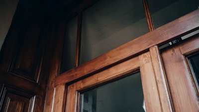У Львові відреставрували подвійну старовинну браму