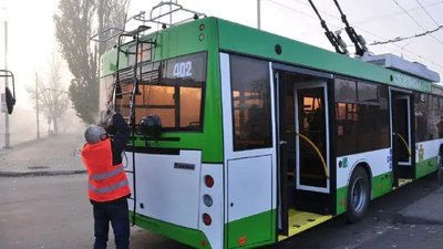 У Слов'янську зупинили тролейбуси та може не бути води: у чому причина