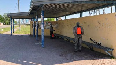 Рятувальники Херсонщини за добу продезінфікували 78 об'єктів інфраструктури Рятувальники Херсонщини за добу продезінфікували 78 об'єктів інфраструктури