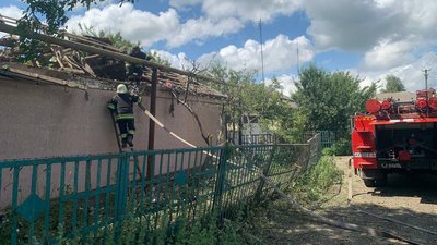 Армія РФ вдарила по Одноробівці на Харківщині: поранений чоловік Армія РФ вдарила по Одноробівці на Харківщині: поранений чоловік