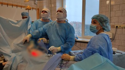 У Полтаві лікарі оперують дітей новим обладнанням, яке привезли з Німеччини У Полтаві лікарі оперують дітей новим обладнанням, яке привезли з Німеччини