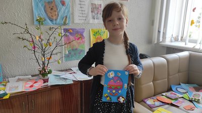 Листівки до Дня матері військовим-матерям відправили на схід тернопільські школярі Листівки до Дня матері військовим-матерям відправили на схід тернопільські школярі