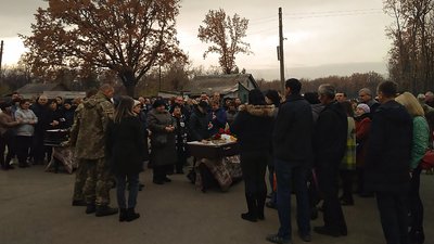 У Кропивницькому попрощалися з кулеметником та стрільцем загиблими у війні з РФ У Кропивницькому попрощалися з кулеметником та стрільцем загиблими у війні з РФ