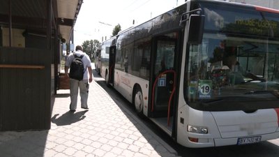 У Хмельницькому відновили маршрут №19 та пустили на нього великогабаритні автобуси