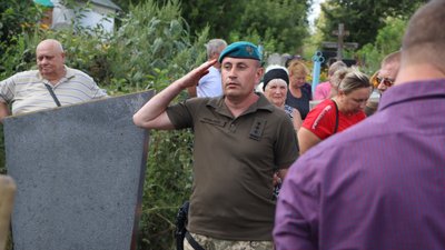 В Охтирці поховали десантника Олександра Гнітія В Охтирці поховали десантника Олександра Гнітія