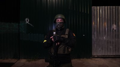 "Ніхто тут не чекає жодного російського громадянина": власник кав'ярні патрулює вулиці Одеси. ВІДЕО "Ніхто тут не чекає жодного російського громадянина": власник кав'ярні патрулює вулиці Одеси. ВІДЕО