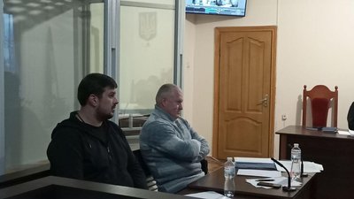 Обвинувачуваний Ігор Слободян зі своїм адвокатом на судовому засіданні, 29 листопада 2023. Фото: Суспільне Хмельницький. Обвинувачуваний Ігор Слободян зі своїм адвокатом на судовому засіданні, 29 листопада 2023. Фото: Суспільне Хмельницький.