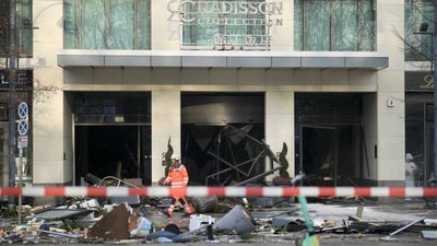 У Берліні луснув найбільший у світі циліндричний акваріум