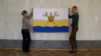 Вцілілий під завалами облради прапор Миколаївщини. Майстриня розповіла історію створення Вцілілий під завалами облради прапор Миколаївщини. Майстриня розповіла історію створення