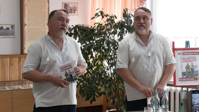 Батьківщина героя книги: Брати Капранови провели літературну зустріч на Рівненщині