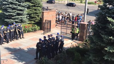 Київський апеляційний суд розглядає справу про домашній арешт Медведчука Київський апеляційний суд розглядає справу про домашній арешт Медведчука