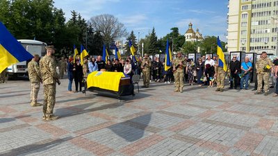 У Рівному попрощалися з військовим Олегом Федоровим