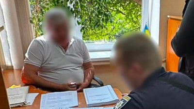 На Закарпатті керівника комунального підприємства підозрюють у підробці документів
