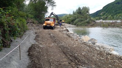 У Гвозді на Прикарпатті відновлюють газопровід, який пошкодила стихія