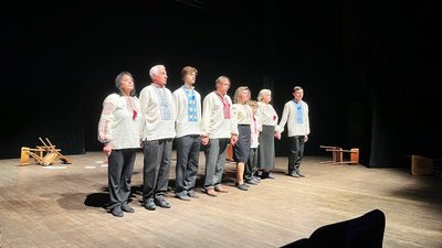 В Ужгороді відбулася прем'єра першої вистави відновленого театру з Маріуполя "Крик нації"
