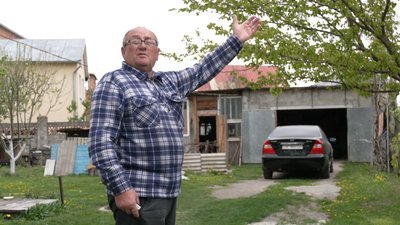 У Рівному після скарг сусідів перевірили будівництво. Реакція забудовника У Рівному після скарг сусідів перевірили будівництво. Реакція забудовника