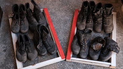 "Україна – Розп’яття. Епізоди": у Чернівцях відкрили виставку про російсько-українську війну "Україна – Розп’яття. Епізоди": у Чернівцях відкрили виставку про російсько-українську війну