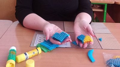Майстриня з Тернопільщини зробила паперовий макет літака для "Привида Києва" Майстриня з Тернопільщини зробила паперовий макет літака для "Привида Києва"