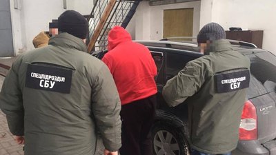 Двох іноземних жителів Рівненщини та Волині засудили за контрабанду прекурсорів з Європи
