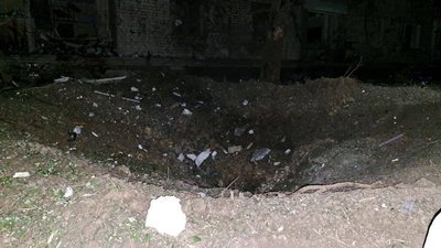 На Херсонщині у Новій Каховці на житловий будинок впали уламки ракети На Херсонщині у Новій Каховці на житловий будинок впали уламки ракети