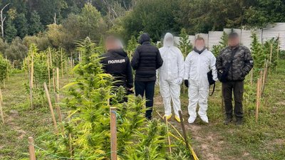 Правоохоронці затримали підозрюваних у наркоторгівлі