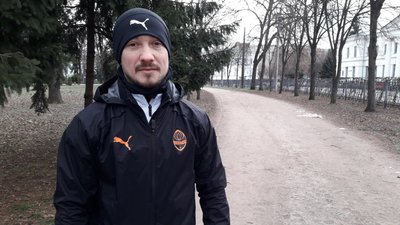 Житель Полтави Олексій Хорошун вирішив пробігти 100 кілометрів, щоб зібрати гроші для військових Житель Полтави Олексій Хорошун вирішив пробігти 100 кілометрів, щоб зібрати гроші для військових