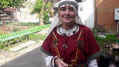 У Сумах відзначили річницю знаходження старовинної прикраси верижиці